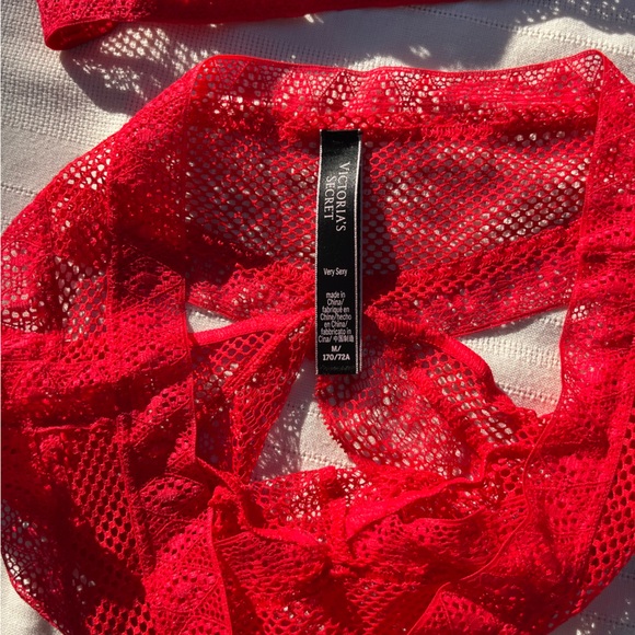 NWOT Victoria’s Secret Red Lingerie Set 32D top Medium Panty - Picture 4 of 11
